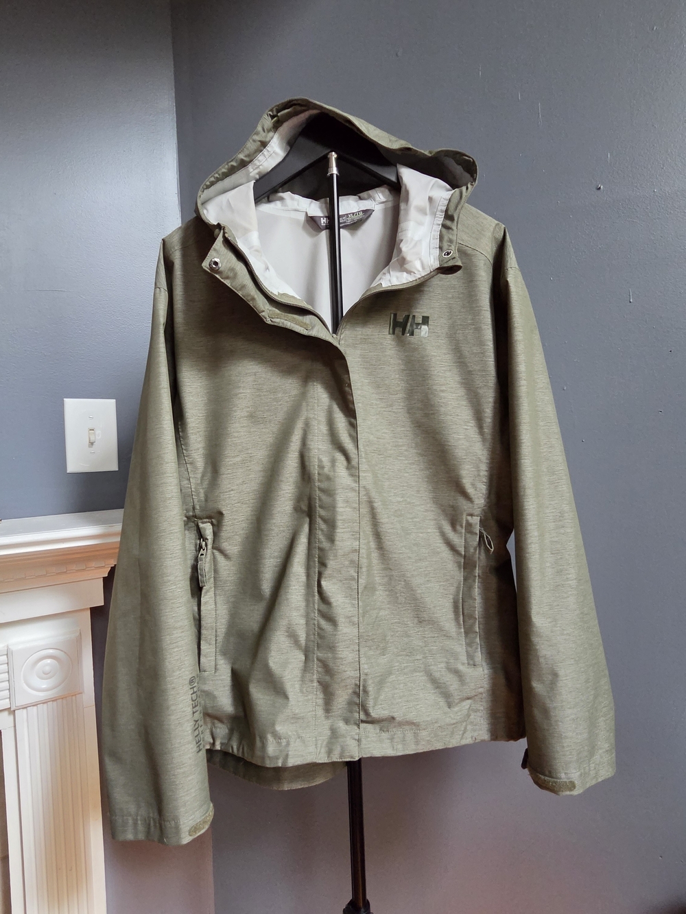Women’s XL Helly Hansen Helly Tech Waterproof Hooded Shell Jacket Olive Green